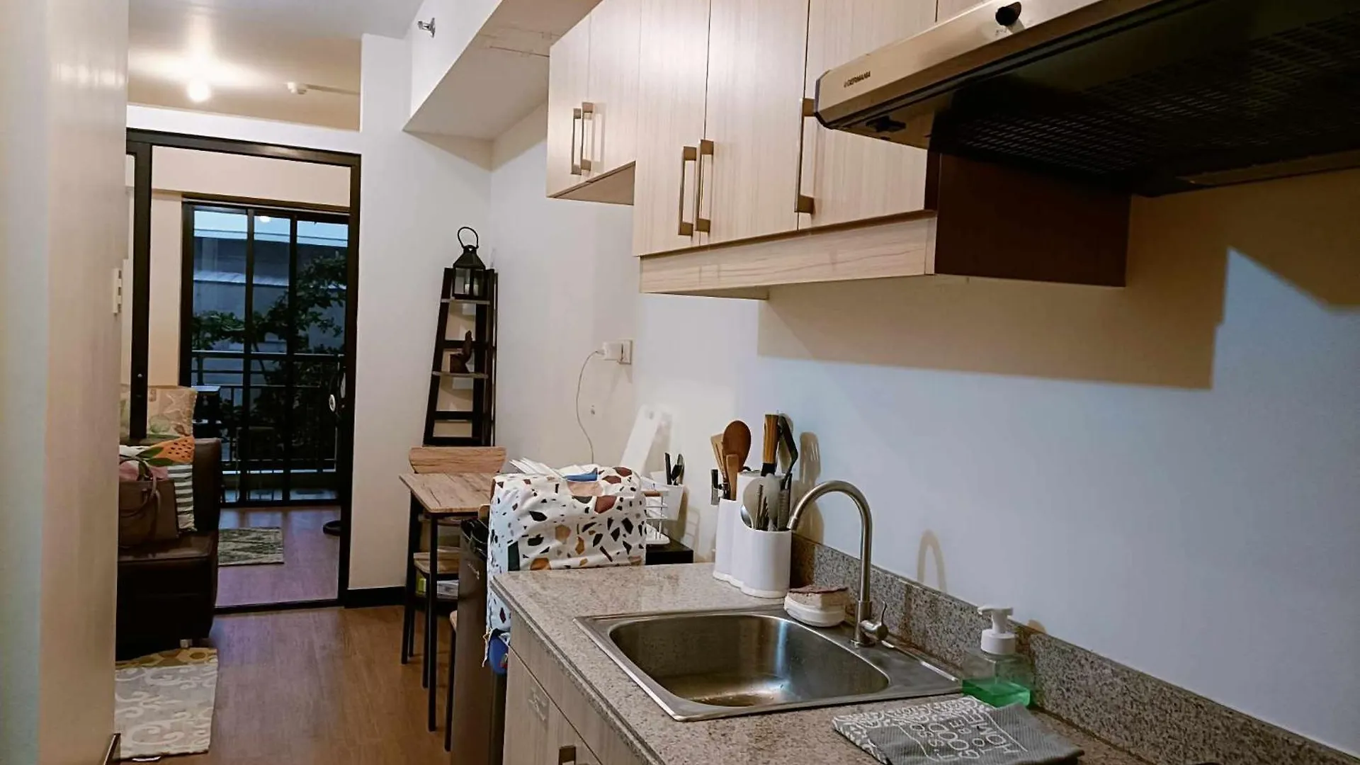 Junior Suite 1 Bedroom Resort Type Condo Near Naia Paranaque City